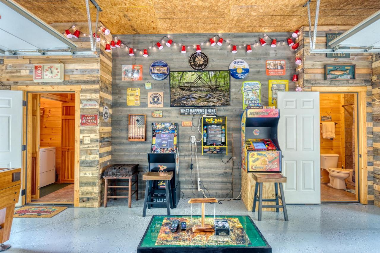 Trout N' About Your Blue Ridge Mountains Retreat, Hot Tub + Game Room! Ellijay Exterior foto