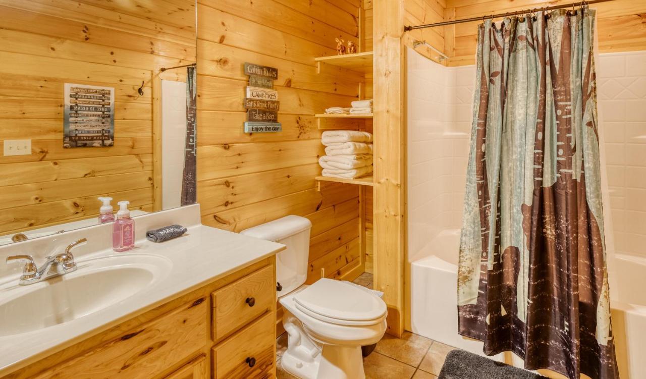 Trout N' About Your Blue Ridge Mountains Retreat, Hot Tub + Game Room! Ellijay Exterior foto